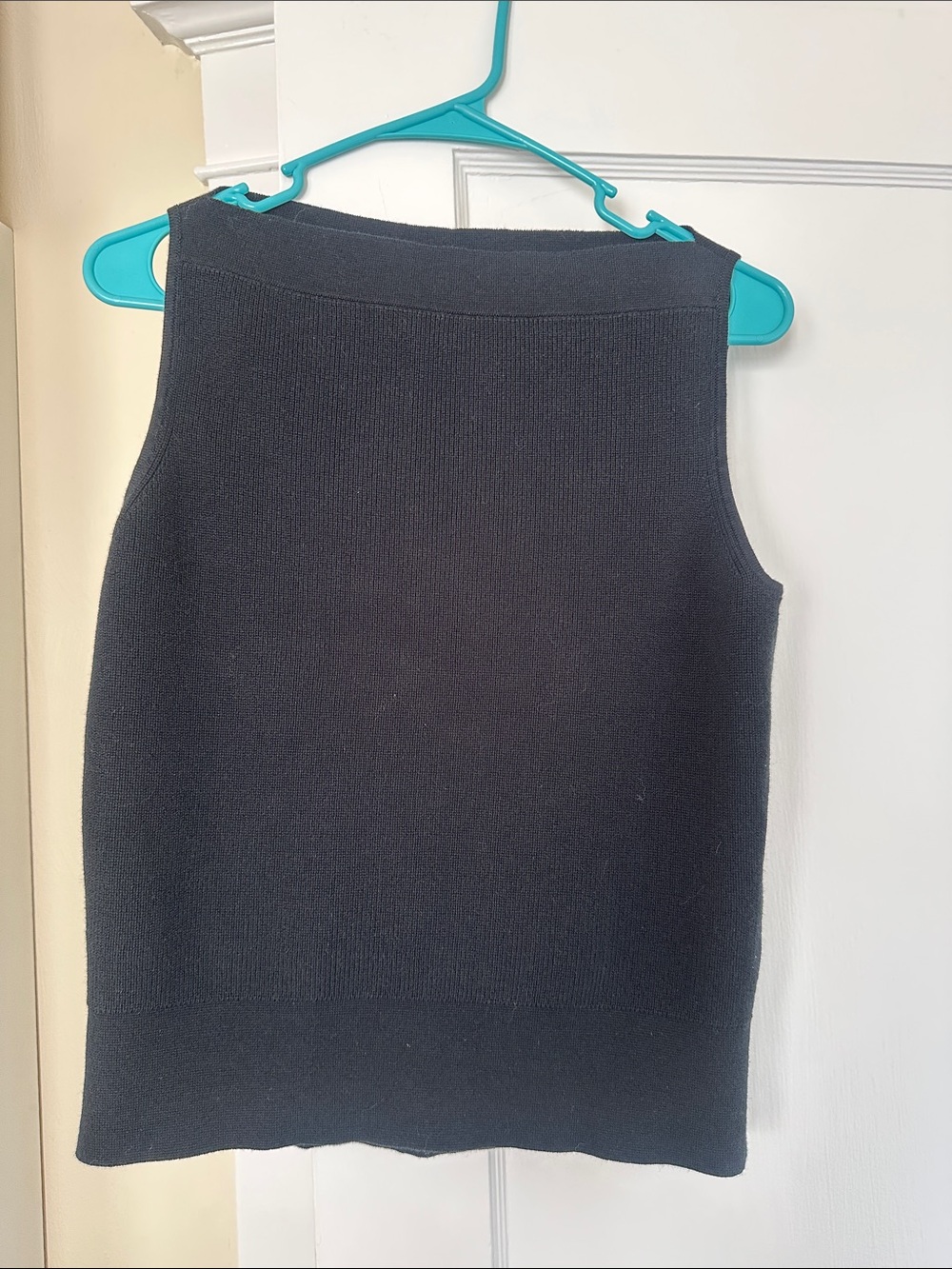 Banana Republic Black Sleeveless Boat Neck Knit Sweater